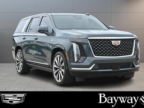 Used 2026 Cadillac Escalade Luxury w/ Touring Package AWD/4WD image 4