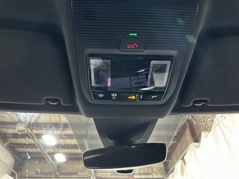 Used 2025 Volkswagen Atlas Cross Sport SE image 42