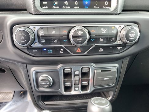 Used 2023 Jeep Wrangler Unlimited Sahara w/ Cold Weather Group image 25