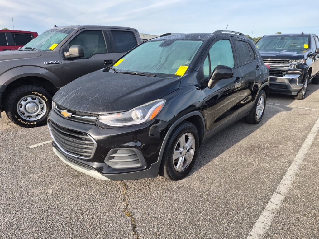 Used 2021 Chevrolet Trax LT FWD image 2