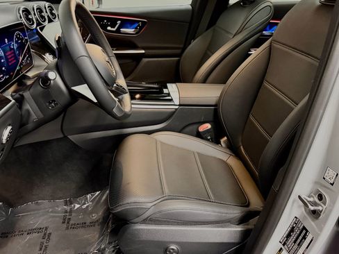 Used 2026 Mercedes-Benz GLC 300 image 24