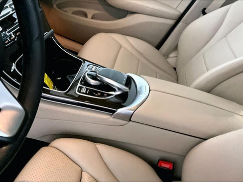 Certified 2018 Mercedes-Benz GLC 300 4MATIC image 17