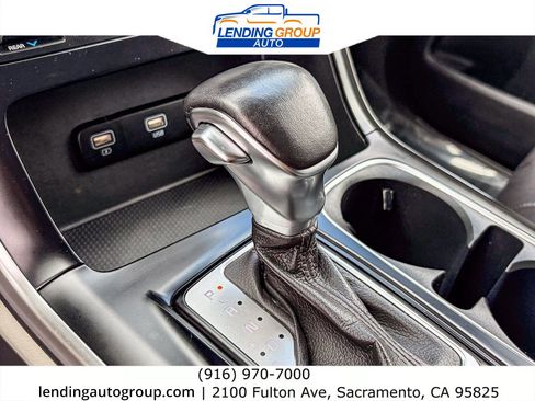 Used 2022 Kia Carnival LX FWD image 19