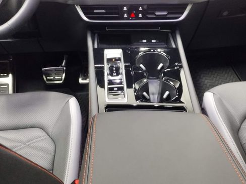 New 2025 Volkswagen Atlas Peak Edition SE image 40