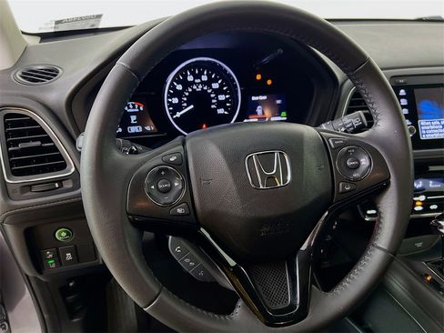 Used 2019 Honda HR-V Touring image 12