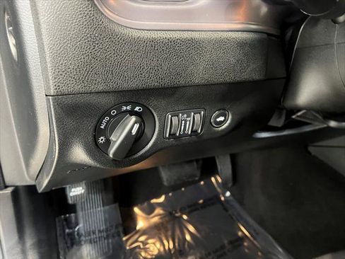 Certified 2023 Dodge Charger SXT image 28