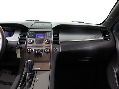 Used 2017 Ford Taurus SEL image 29