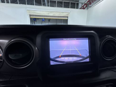 Used 2021 Jeep Wrangler Unlimited Sport image 27