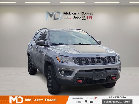Used 2019 Jeep Compass Trailhawk image 1