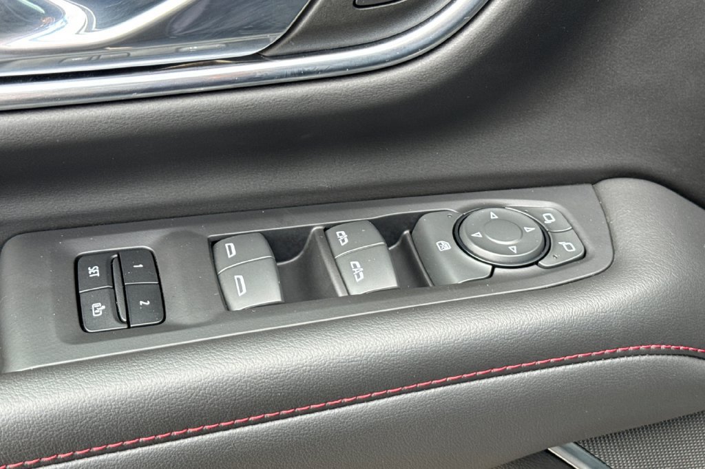 Used 2023 Chevrolet Tahoe RST AWD/4WD image 12