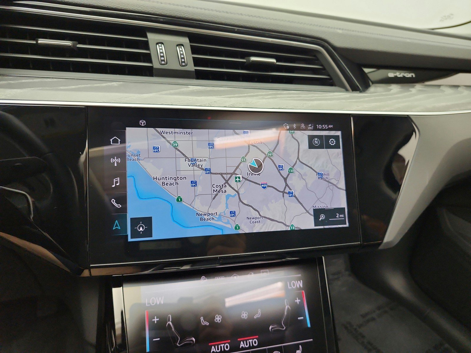 Used 2024 Audi Q8 e-tron Premium AWD/4WD image 9
