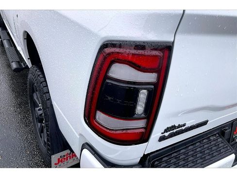 Used 2024 RAM 2500 Laramie w/ Night Edition image 31