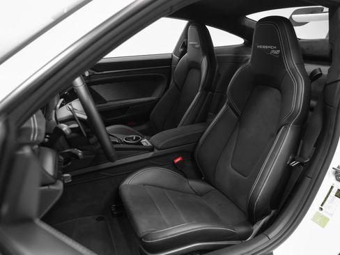 Certified 2025 Porsche 911 GT3 RS RWD image 70