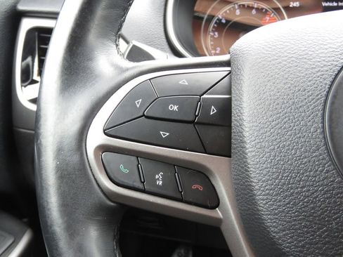 Used 2019 Jeep Cherokee Limited AWD/4WD image 22