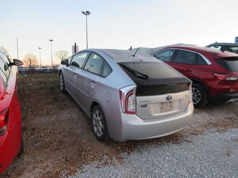 Used 2014 Toyota Prius Four image 4