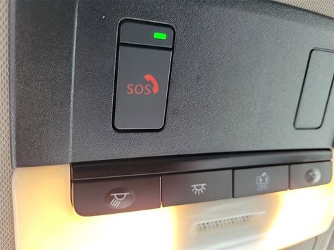 Used 2021 Nissan Rogue SV image 14