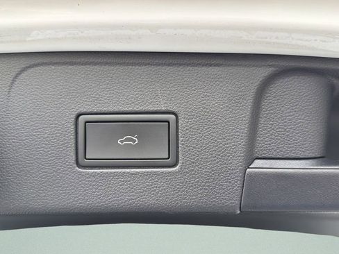 Used 2023 Volkswagen Atlas SE w/ Panoramic Sunroof Package FWD image 28