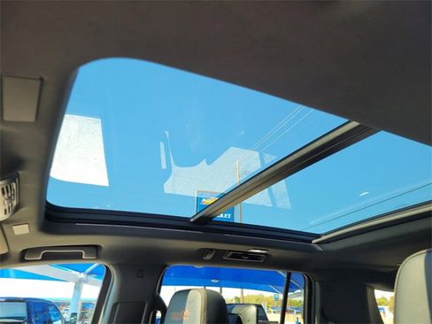 New 2025 Chevrolet Suburban High Country image 12