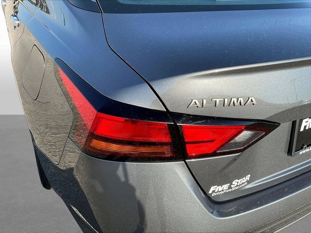 Used 2025 Nissan Altima 2.5 SV FWD image 24
