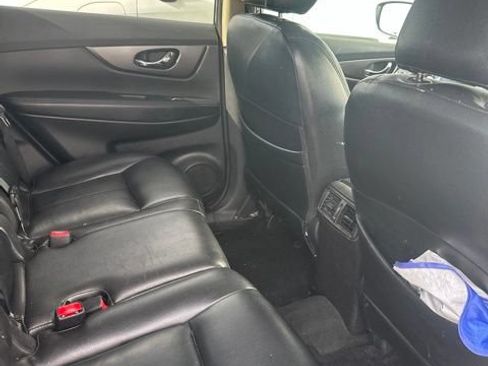 Used 2015 Nissan Rogue SV FWD image 20