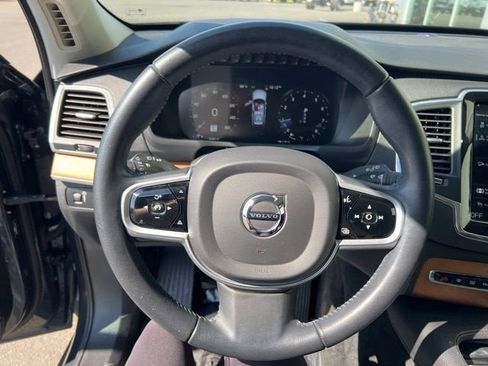 Used 2021 Volvo XC90 T5 Momentum w/ Protection Package Premier image 19