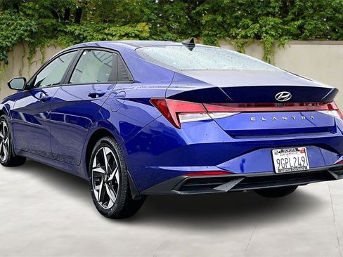 Used 2023 Hyundai Elantra SEL w/ Convenience Package image 4
