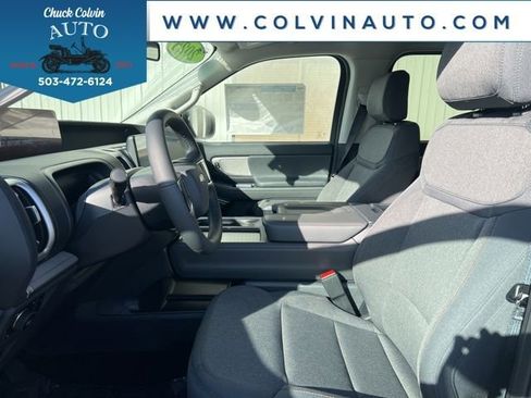 New 2025 Ford Expedition Active image 14