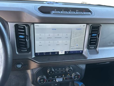 Used 2023 Ford Bronco Outer Banks w/ Sasquatch Package AWD/4WD image 28