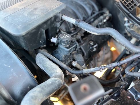 Used 2020 Chevrolet Silverado 2500 LT w/ Convenience Package image 13