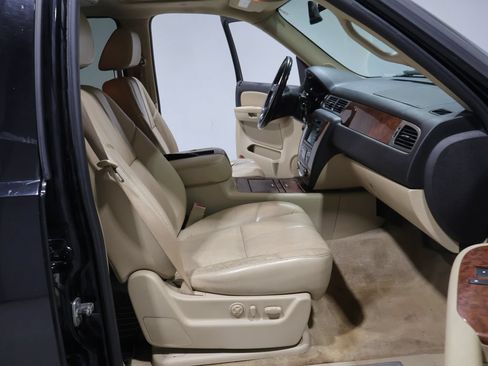 Used 2007 Chevrolet Tahoe LTZ w/ LTZ Preferred Equipment Group AWD/4WD image 21