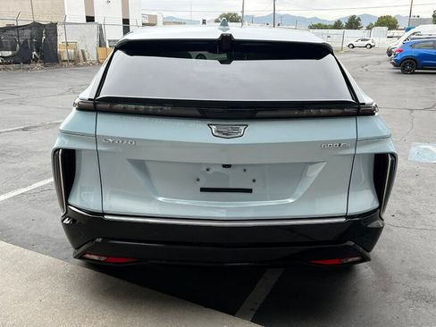 Used 2024 Cadillac Lyriq Luxury AWD/4WD image 6