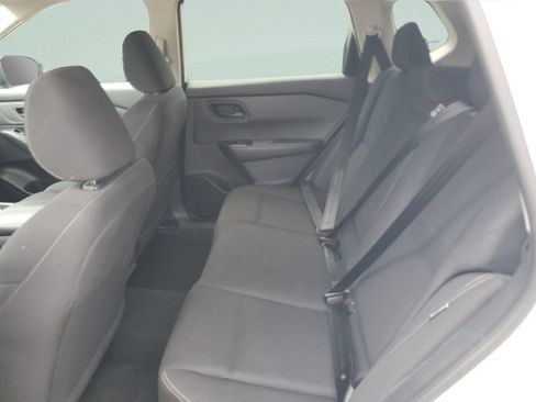Used 2024 Nissan Rogue S FWD image 12