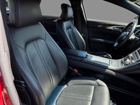 Used 2019 Lincoln MKZ Reserve FWD image 15
