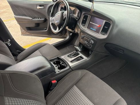 Used 2023 Dodge Charger SXT w/ Blacktop Package image 11