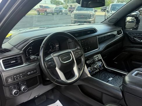 Used 2023 GMC Yukon XL Denali AWD/4WD image 42