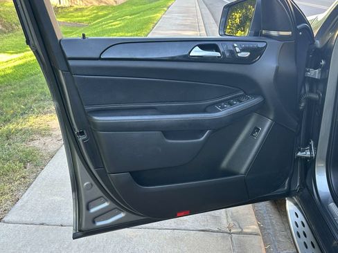 Used 2018 Mercedes-Benz GLE 350 w/ Premium 1 Package image 40