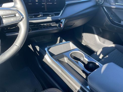 Used 2025 Chevrolet Equinox LT image 40