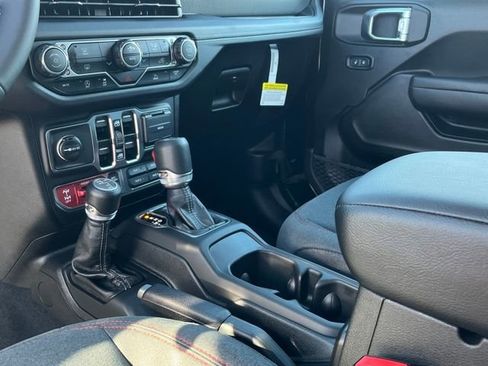 New 2025 Jeep Wrangler Unlimited Rubicon image 16