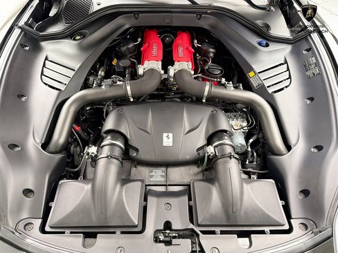 Used 2015 Ferrari California T RWD image 44