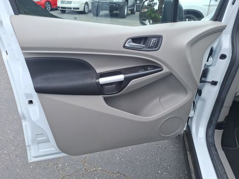 Used 2020 Ford Transit Connect XLT FWD image 12