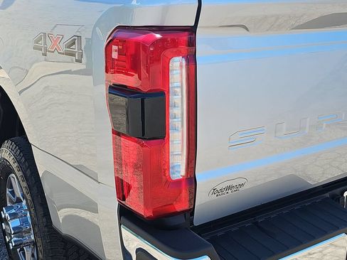 Used 2024 Ford F350 Lariat w/ Lariat Ultimate Package AWD/4WD image 39