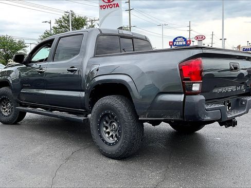 Used 2019 Toyota Tacoma SR w/ SR Convenience Package AWD/4WD image 4