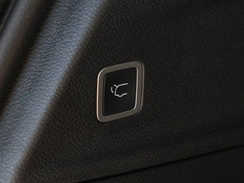New 2026 Chrysler Pacifica Select FWD image 33
