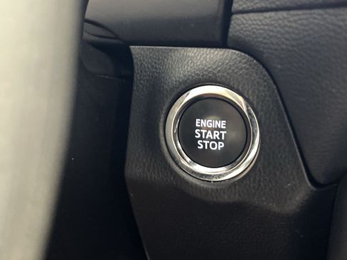 Used 2025 Toyota RAV4 XLE FWD image 35