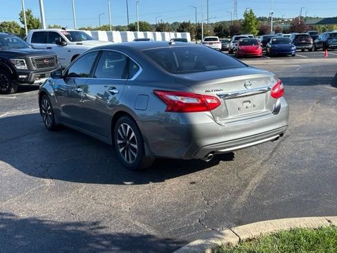 Used 2016 Nissan Altima 2.5 SV w/ Convenience Package FWD image 9