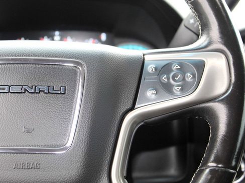 Used 2020 GMC Yukon XL Denali image 16