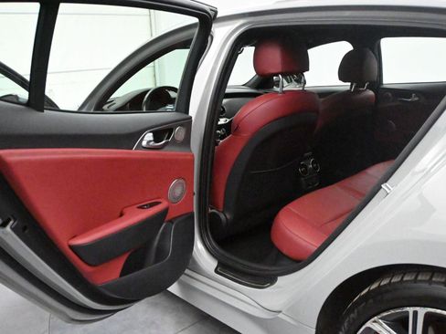 Used 2019 Kia Stinger GT1 image 14