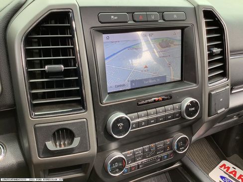 Used 2021 Ford Expedition XLT image 8