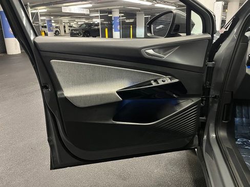 Certified 2024 Volkswagen ID.4 2WD image 18