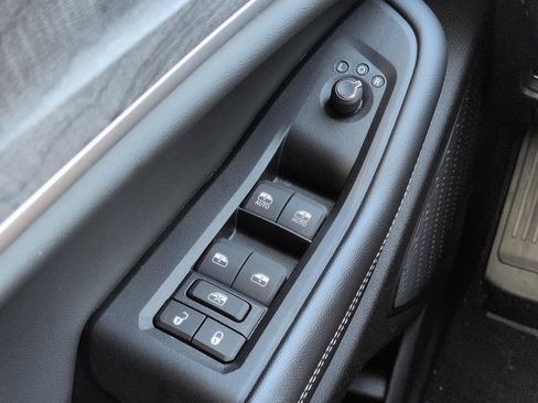 Used 2024 Jeep Grand Cherokee Limited w/ Black Appearance Package AWD/4WD image 20